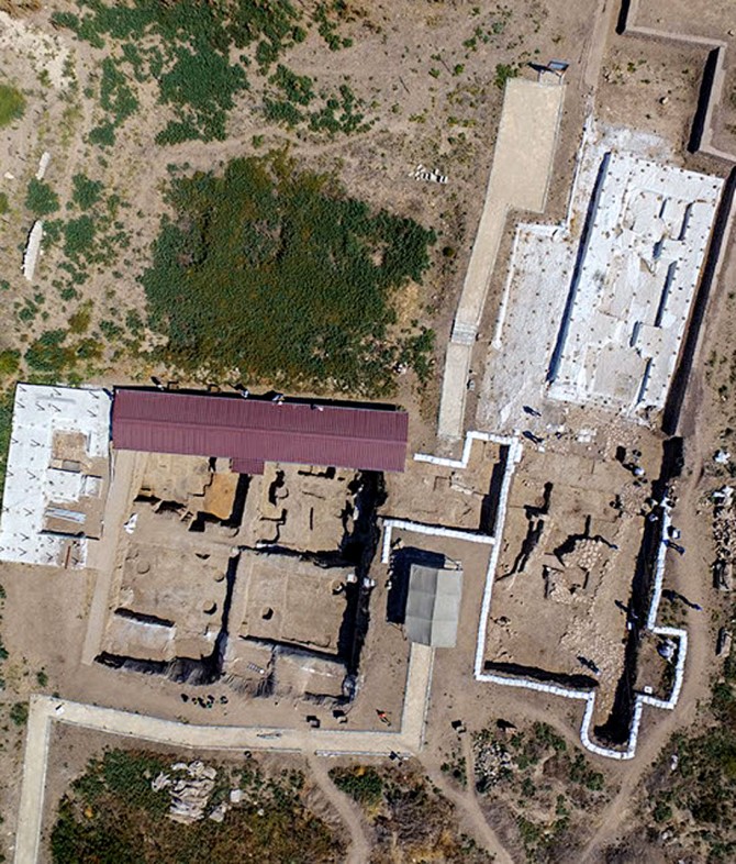 Aerial photograph of fields 1, 2 and 7 from Early Bronze and Iron Age excavations at Tell Tayinat in Hate, Turkey