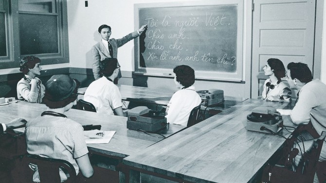 A Vietnamese language class in the 1950s.